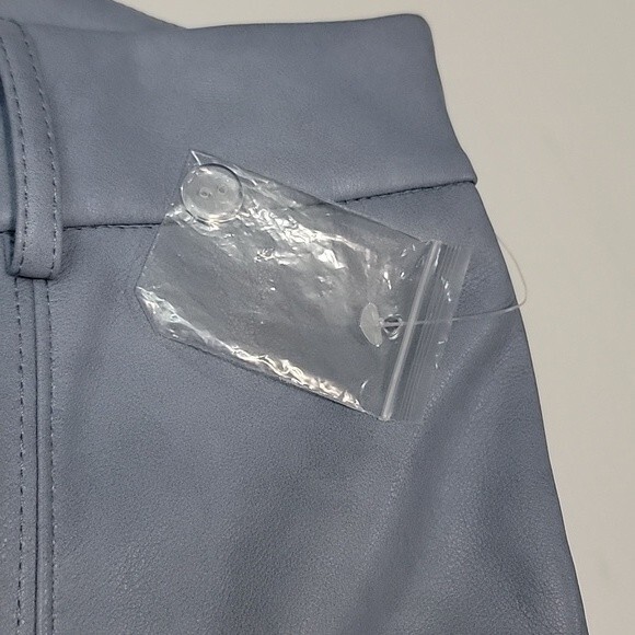 7 FOR ALL MANKIND Blue Faux Leather Cropped Leg Pants NWT size L - Picture 12 of 13